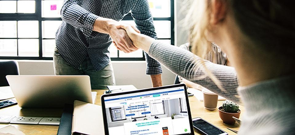 5 sinais de que sua empresa precisa terceirizar o serviço de limpeza!